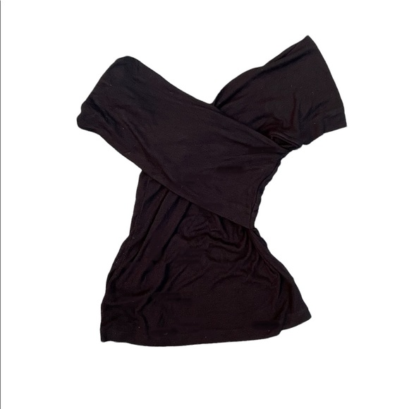 Aritzia  babaton TRENDY CROSS OFF-SHOULDER SHORT SLEEVE TOP - Picture 2 of 5